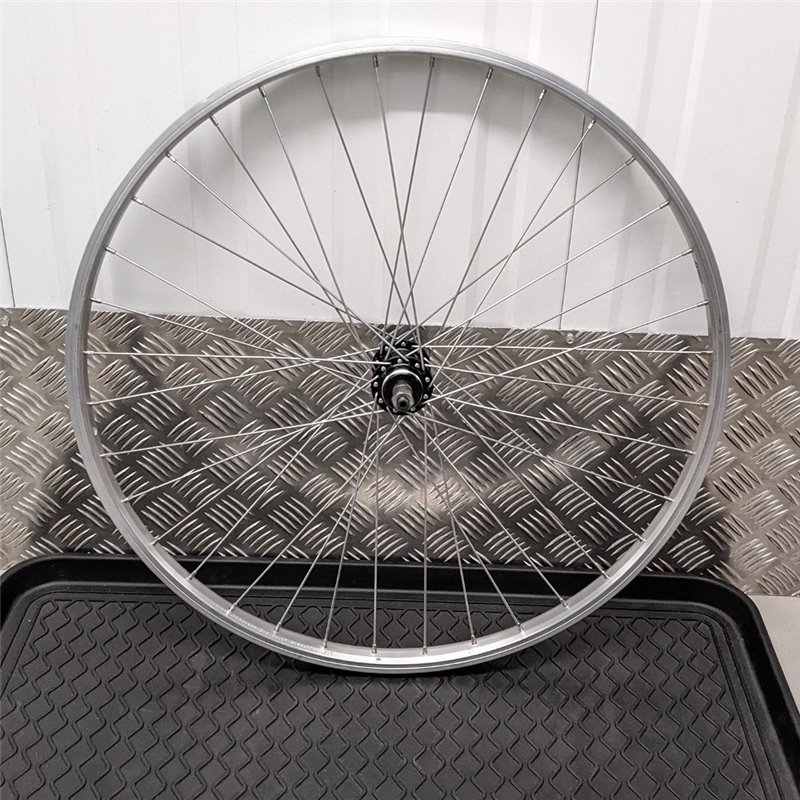 Raleigh 26 Rear Wheel 559-21 Rim Brake Screw On Freewheel type Q/R