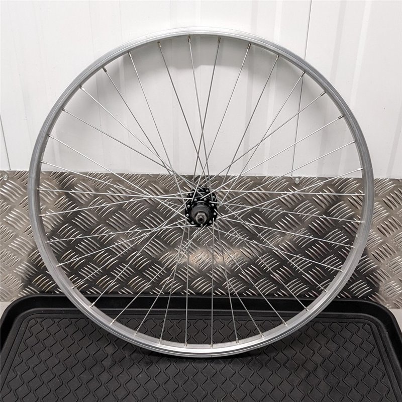 Raleigh 26 Rear Wheel 559-21 Rim Brake Screw On Freewheel type Q/R